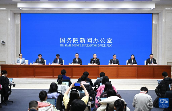 炒股免费体验专业配资 新华全媒+丨让回家路更平安、更顺利——七部门单位有关负责人谈全力保障2025年春运平安有序运行